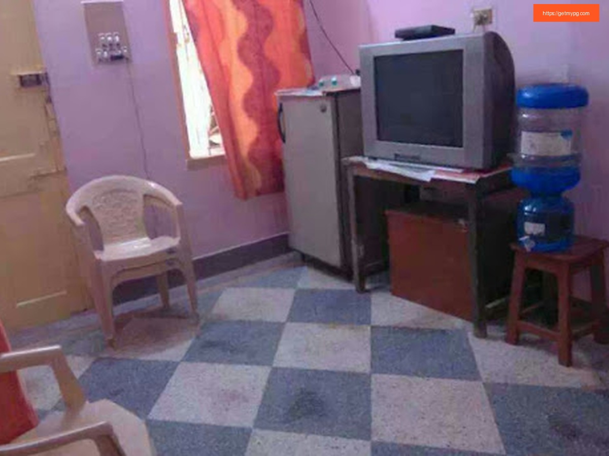 Prpg Men'S Hostel exterior